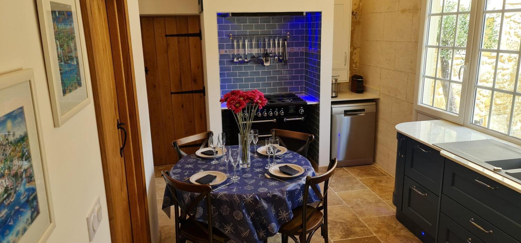 Dom Peyreton Prestige Cottages Set In A Charming Wine Property Villegouge Exterior photo