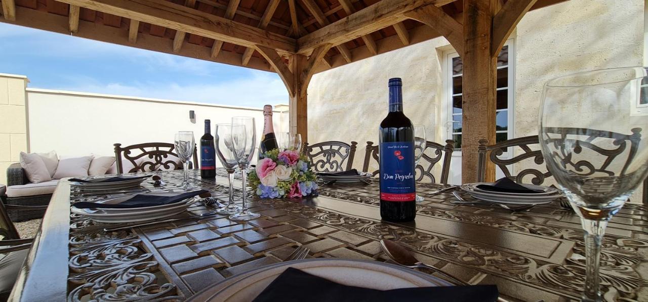 Dom Peyreton Prestige Cottages Set In A Charming Wine Property Villegouge Exterior photo