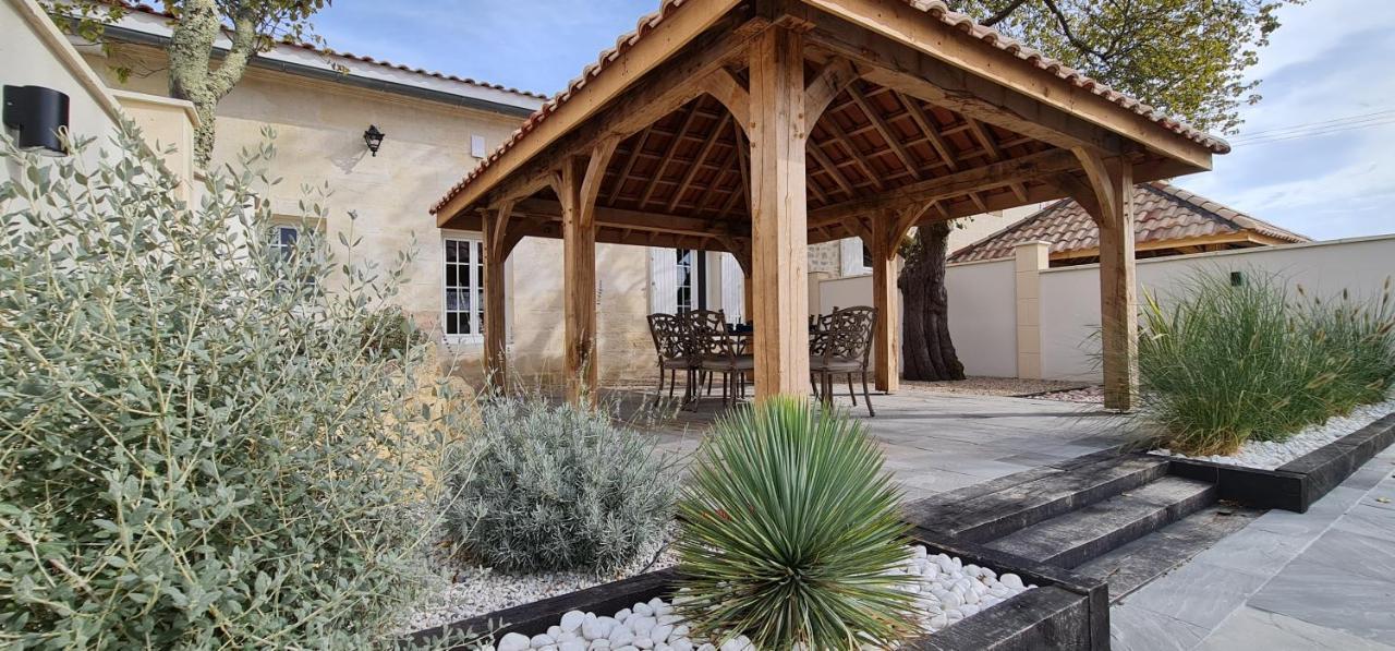 Dom Peyreton Prestige Cottages Set In A Charming Wine Property Villegouge Exterior photo