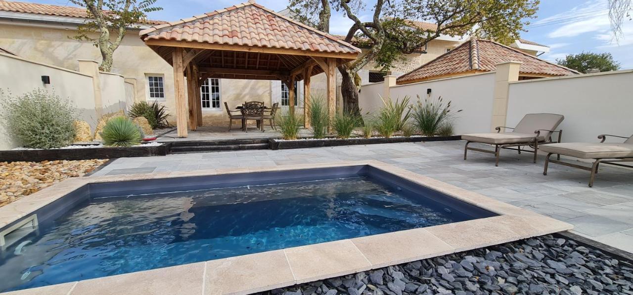 Dom Peyreton Prestige Cottages Set In A Charming Wine Property Villegouge Exterior photo